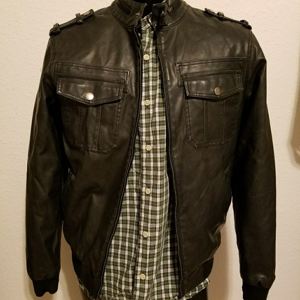 Men's faux black leather bomber jacket Sz Medium